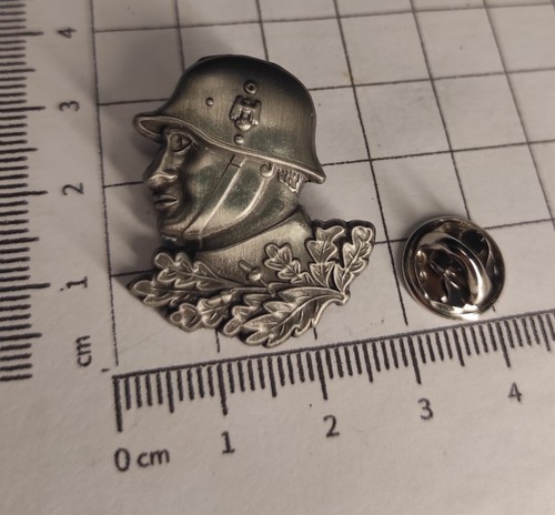 Pin anstecker soldat - pin/anstecker,