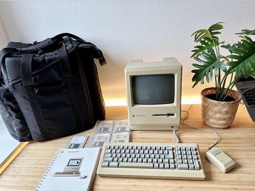 Apple macintosh plus vintage - macintosh,