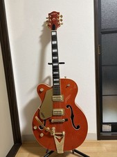 Vollakustische E-Gitarre