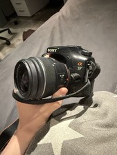 Sony SLT-A57 mit DT 18–55mm f/3.5–5.6 SAM Objektiv – voll funktionsfähig