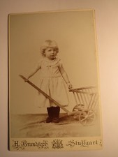 Stuttgart-standing small child