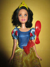 B1391) SCHÖNES DISNEY SCHNEEWITTCHEN BARBIE MATTEL ORIGINAL-KLEID+KRONE+SCHUHE 