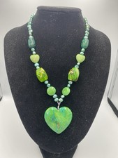 STATEMENT Halskette grün Magnesit Herz Anhänger Perlen Chunky Boho Schmuck