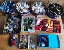 Großes Nähgarn-Set ca. 2,5 kg – 8 Farbfamilien sortiert – Handarbeitsbedarf