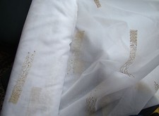 zarte Shirley Gardine