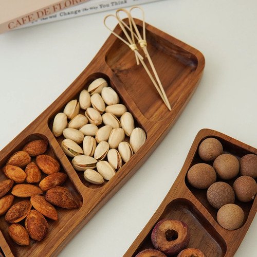 Gebogenes holz snack tablett - gebogenes, snack-tablett