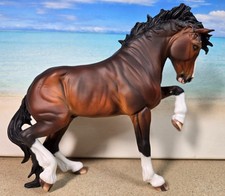 Wayne Resin Modellpferd Mustang Hengst