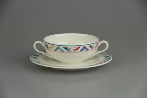Suppentasse mit untere - suppentasse,