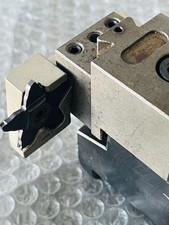 Spinner CNC Drehmaschine Werkzeughalter Höhenverstellbar mit Iscar Abstecher 2mm