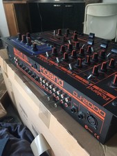 Roland DJ-2000 Professional DJ