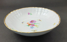 KPM Schüssel Rocaille mit Blumen und Schmetterlingen und Goldrand