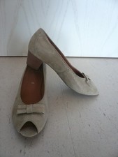 Damenmode Damenschuhe Pumps Peep Toe Sandaletten Gr. 38,5  5,5 Via Milano beige