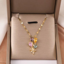 Goldene Halskette mit Ballon