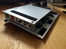 Roland GI-20 Midi-Konverter für GK3-Pickup inkl. Pedalboard Sonderanfertigung