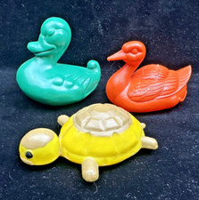 DDR Plastik Tiere / Schwimmtiere ENTEN / Schildkröte für Gartenteich / DEKO / JO