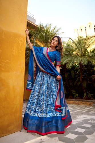 Lehenga choli party - lehenga, dola