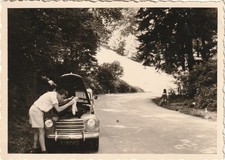 Vintage Foto Mann mit Fiat