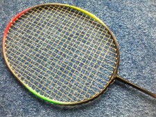 Schläger – Badminton – Federball – 1 Badmintonschläger – inkl. Set mit 4 Badmint