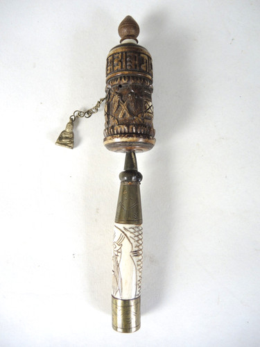 Alte gebetsmühle tibet - alte,
