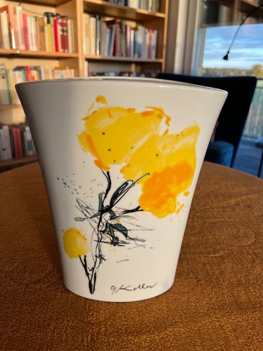 Vase mit blumenmotiv von - *****,