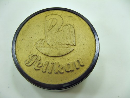 Bakelit dose pelikan - -,