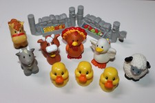 6 little People plus 3 Enten und 2 mal Zaun