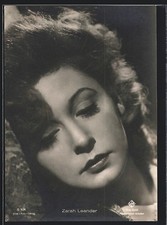 Ansichtskarte Schauspielerin Zarah Leander mit verträumtem Blick 