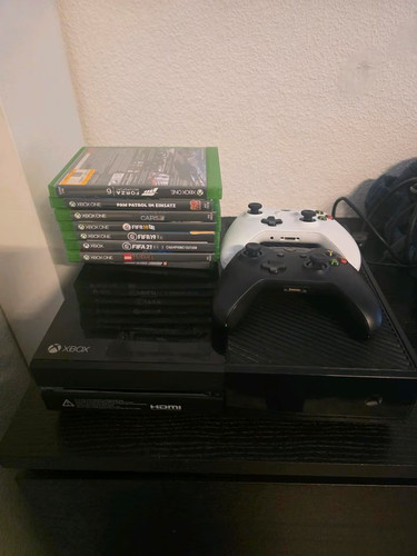 Xbox one mit - 2, controllern