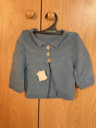 Selbstgestrickte strickjacke - selbstgestrickte,