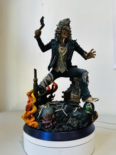 Iron maiden art scale - art, statue