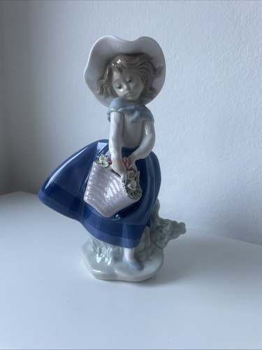 Lladro porcelain figurine - lladro,