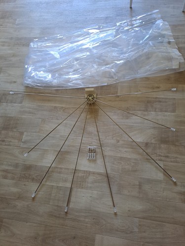 Duschvorhangspinne mit vorhang - duschvorhangspinne,