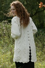 GRÖSSE: SMALL (UK 8-10 | LÄNGE: 35 ZOLL | HANDGESTRICKTER MANTEL AUS BAUMWOLLE |