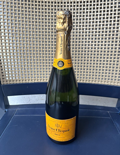 Veuve clicquot champagne - veuve, brut