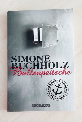 Krimi simone buchholz - simone,