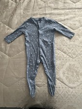Baby Schlafanzug mit Sternen
