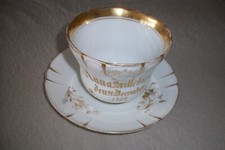 163 Jahre alte Tasse mit