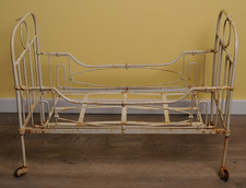 Jugendstil Metall Puppenbett