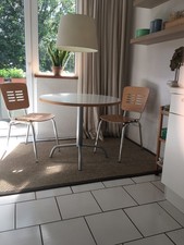 Esstisch , rund, 0berfläche weiß, Durchmesser 90 cm, 4 Stühle, Buchenholz