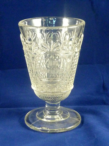 Preßglas becher fußbecher - /,