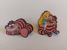 2 Grinsekatze Metall Pins -