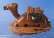geschnitztes Kamel aus