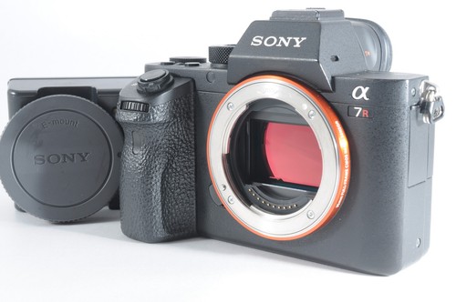 Near mint sony alpha a7r - sony, ii