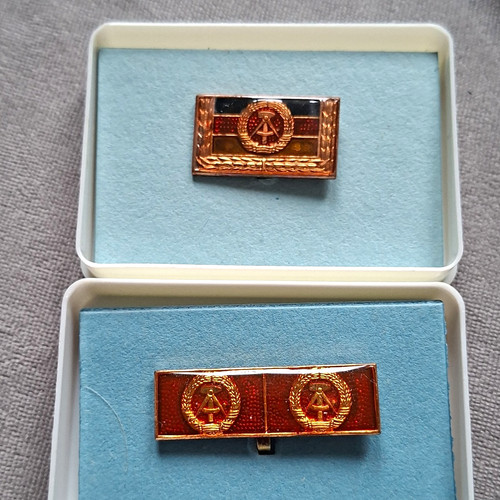 Ddr anstecker emailliert - 2x,