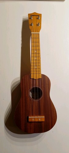 Clifton sobranukulele - clifton,