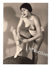 ATTRAKTIVE HALBNACKTE BALLETT-TÄNZERIN MIT ZIGARETTE * Vintage 60s Foto