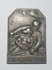 altes Abzeichen " Mobilmachung 1939 Wir hüten Dich " Militär Stahlhelm Schweiz