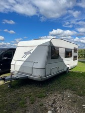 Wohnwagen mit Etagenbetten Typ