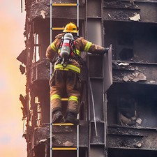 Feuerleiter mit 2 Karabiner