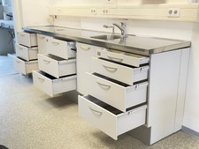 Gipstheke Kavo MasterSpace Gipstisch mit Edelstahlplatte und Luftdruck